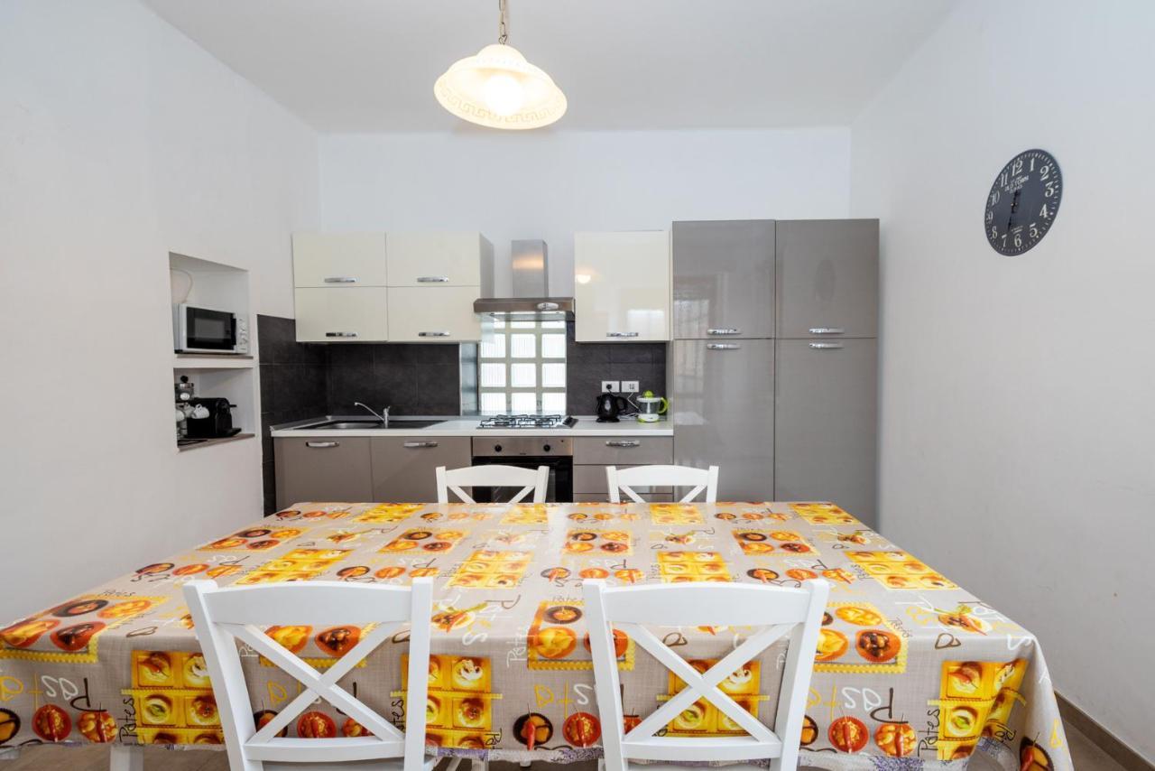 Casa Romeo Appartamento Con Posto Auto Finale Ligure Exterior photo